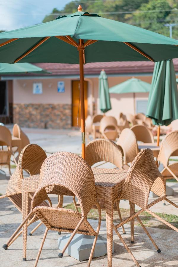 Island Wanderers Inn Coron Esterno foto